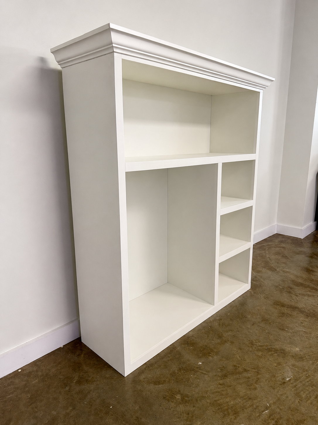 White Desk Hutch (High Trim without Mirror)